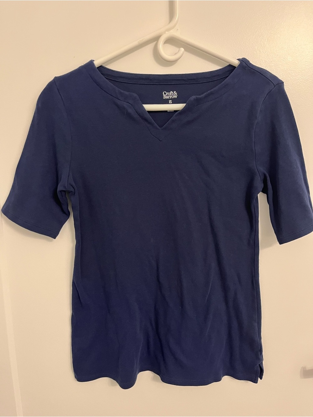 croft & barrow Navy V‑Notch Short Sleeve Top
